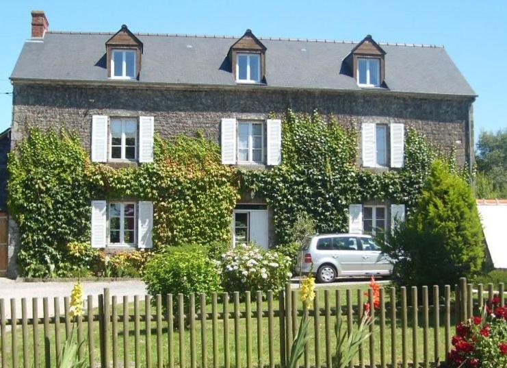 Domaine De La Basse Orme Bed & Breakfast Les Iffs Ngoại thất bức ảnh